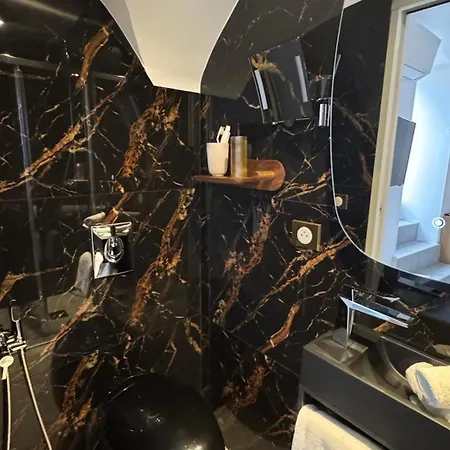 아파트 Le Loft Mentonnais