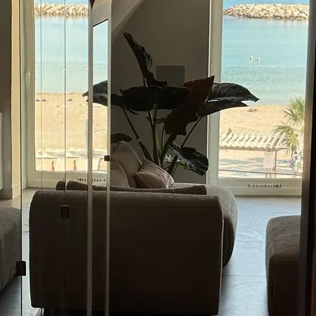 Le Loft Mentonnais * مينتون
