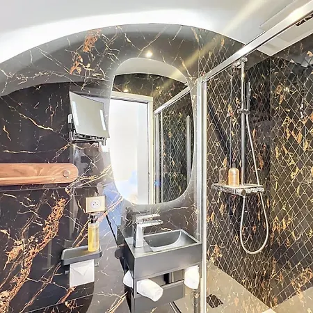 Le Loft Mentonnais Apartamento *