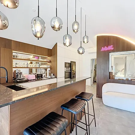 Le Loft Mentonnais مينتون